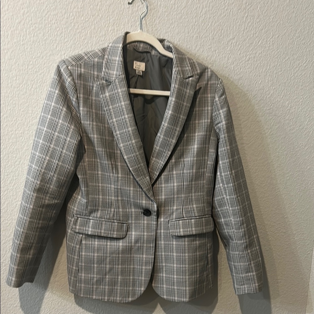 Blazer light weight gray cream white black plaid‎